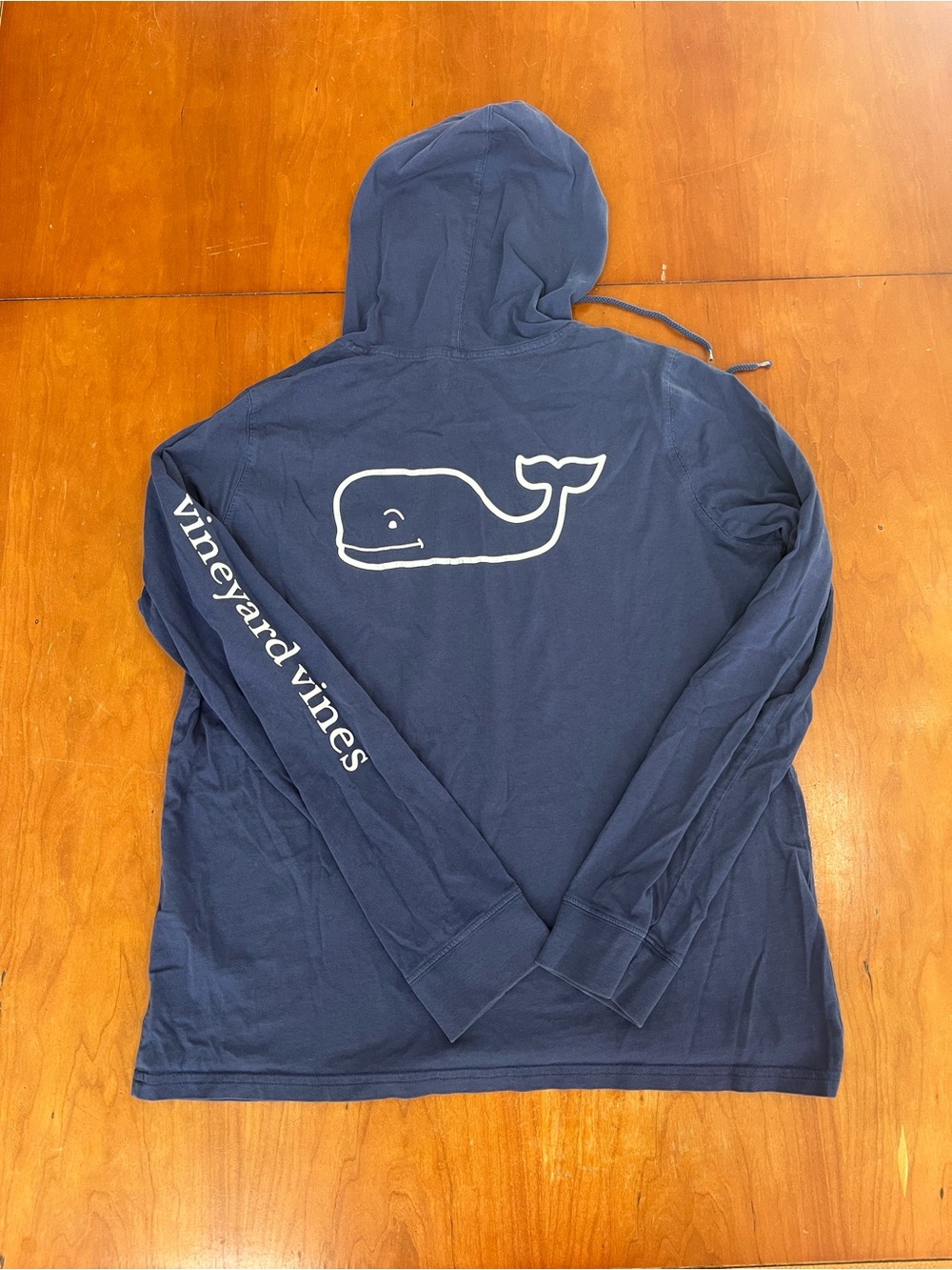 Vineyard Vines Women's Navy Long Sleeve Hooded Whale Logo Tee w/White Graphics.